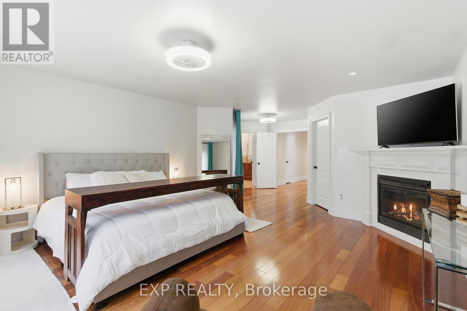 1357 Alexandra Avenue, Mississauga, Ontario  L5E 2A8 - Photo 22 - W12656240