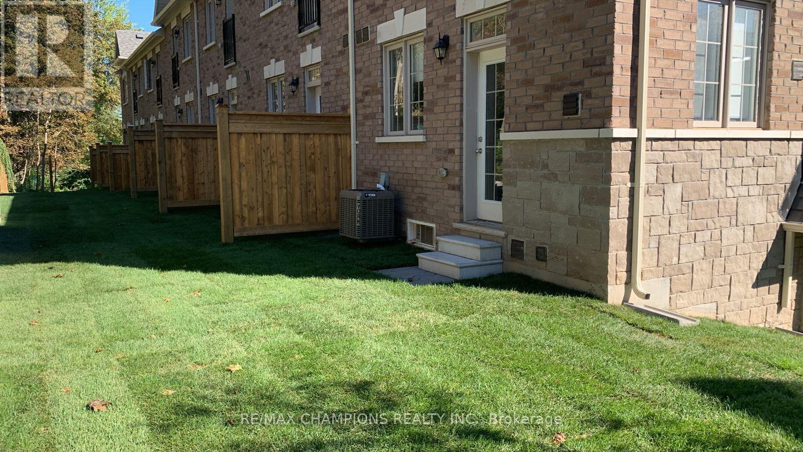 24 - 68 First Street, Orangeville, Ontario  L9W 2E3 - Photo 2 - W12656242