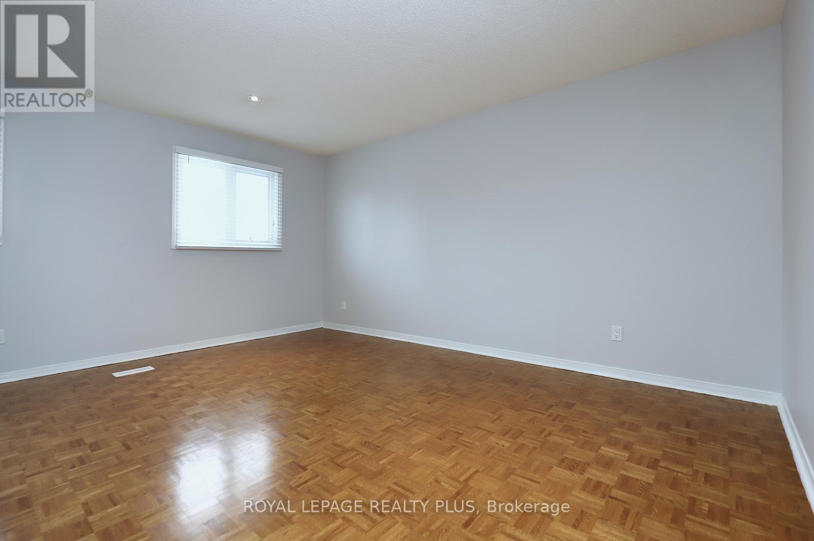 1086 Hedge Drive, Mississauga, Ontario  L4Y 1G2 - Photo 21 - W12656266