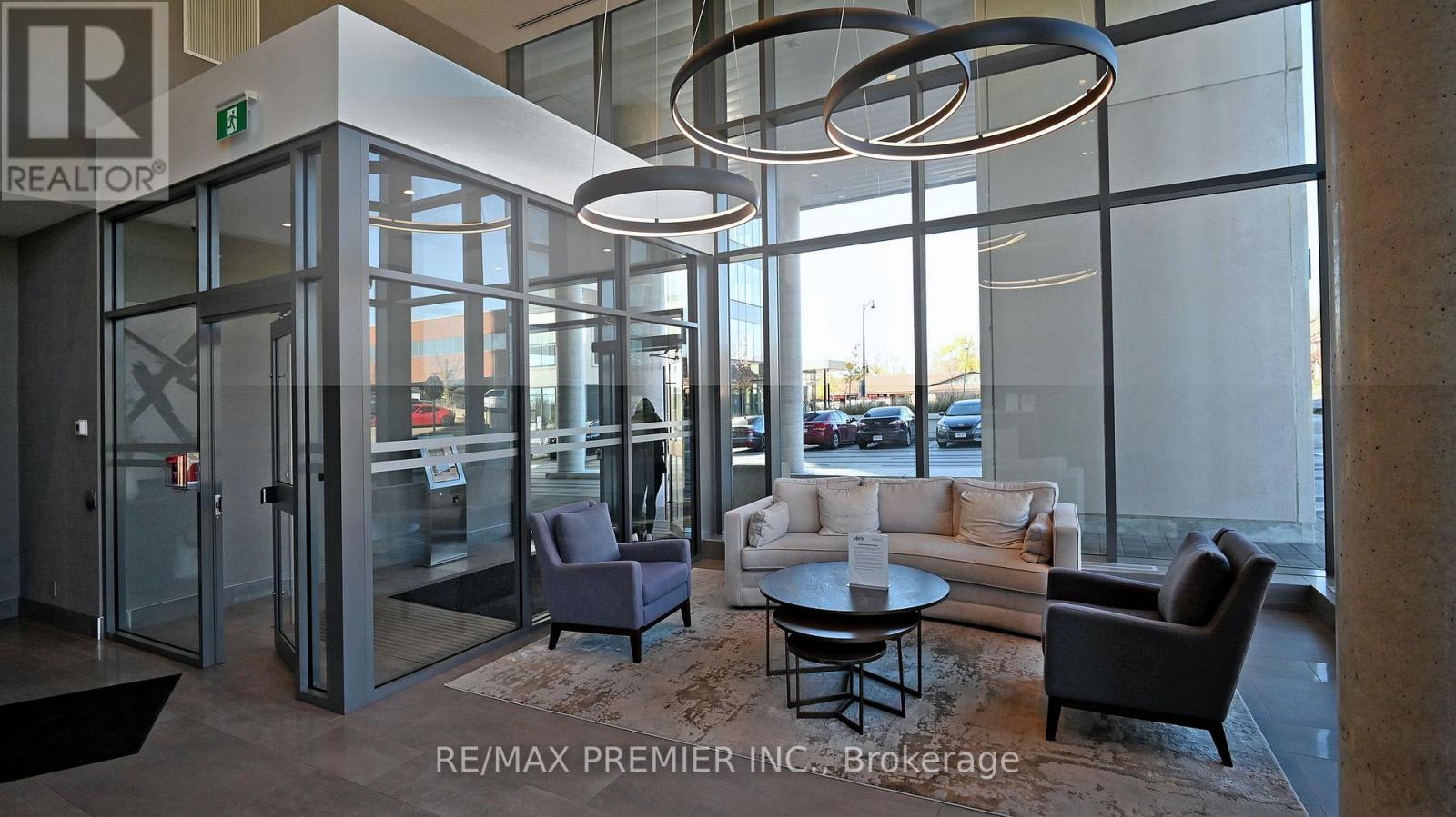 808 - 15 Lynch Street, Brampton (Queen Street Corridor), Ontario  L6W 0C7 - Photo 3 - W12656316