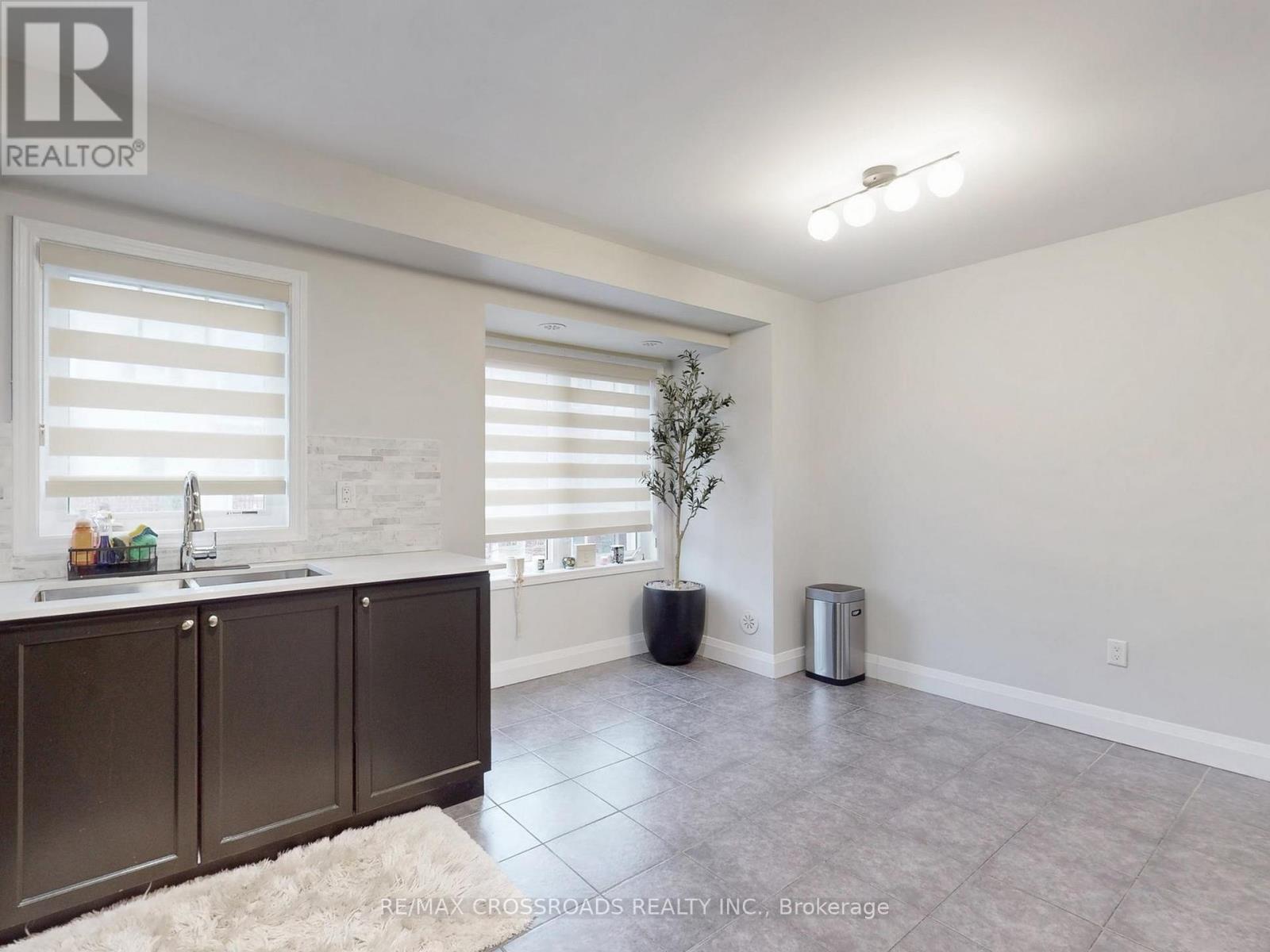 68 - 6020 Derry Road, Milton, Ontario L9T 8L6 - Photo 11 - W12656348