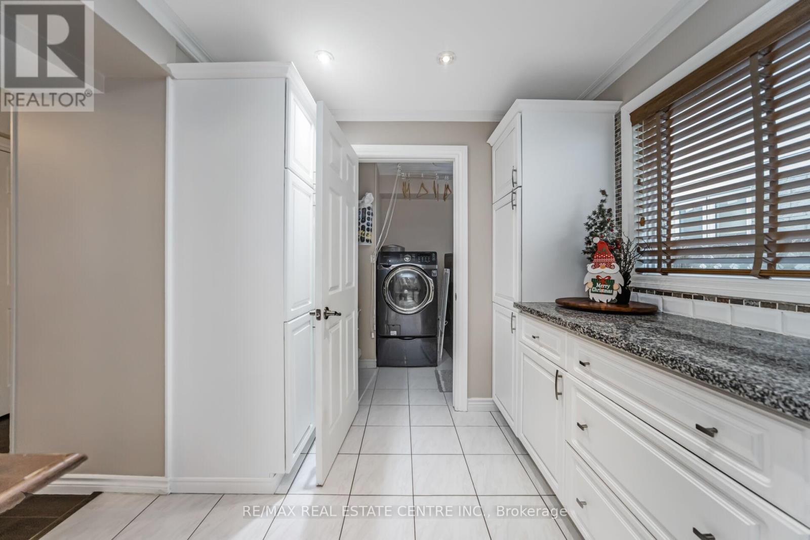 50 Lacewood Crescent, Brampton, Ontario  L6S 3K4 - Photo 18 - W12656360