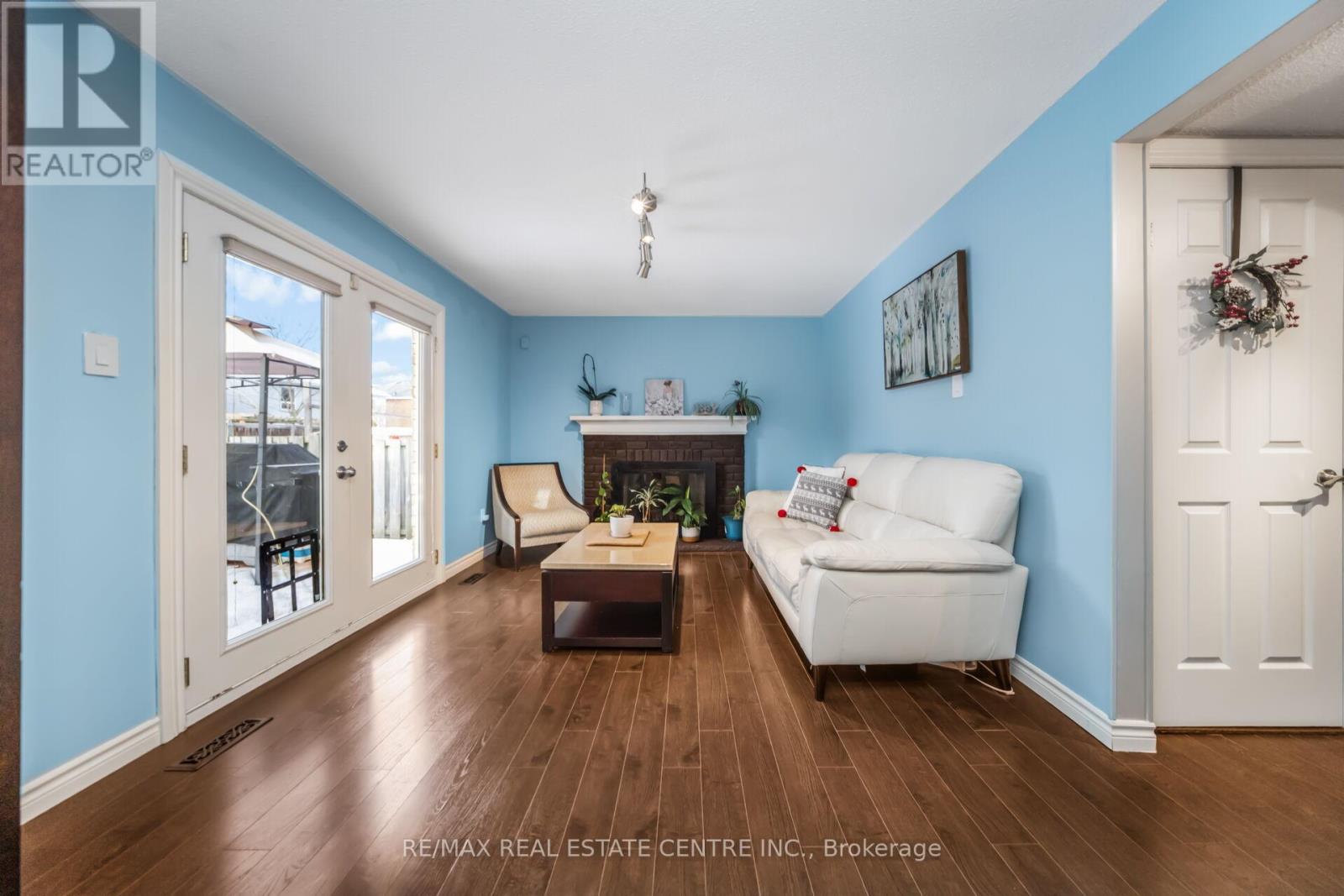 50 Lacewood Crescent, Brampton, Ontario  L6S 3K4 - Photo 9 - W12656360