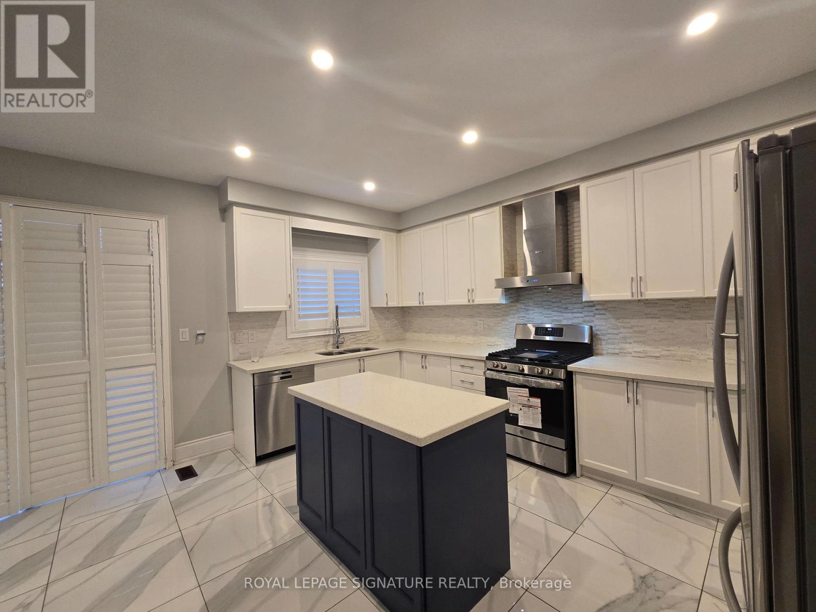 Upper - 3169 Goretti Place, Mississauga, Ontario  L5M 0B7 - Photo 10 - W12656366