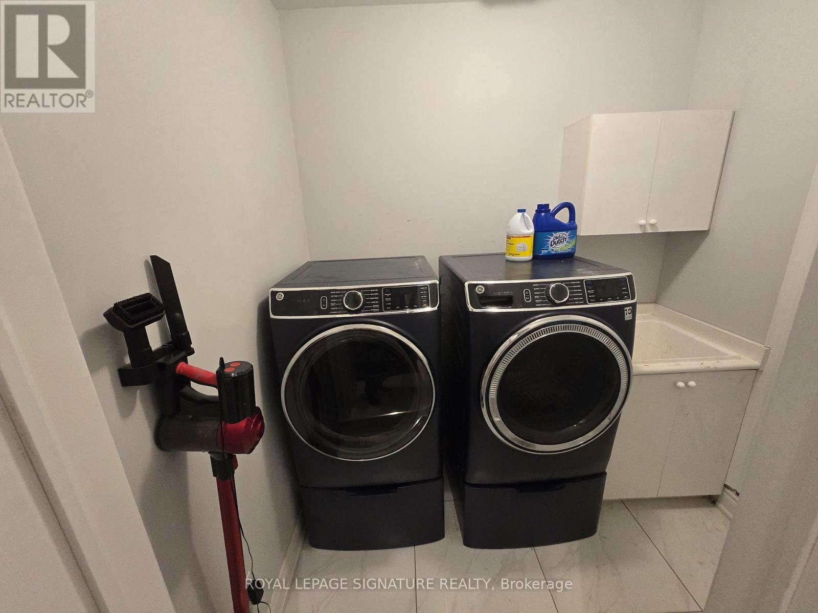 Upper - 3169 Goretti Place, Mississauga, Ontario  L5M 0B7 - Photo 21 - W12656366