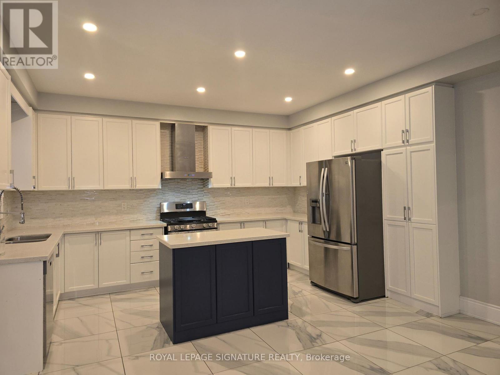 Upper - 3169 Goretti Place, Mississauga, Ontario  L5M 0B7 - Photo 9 - W12656366