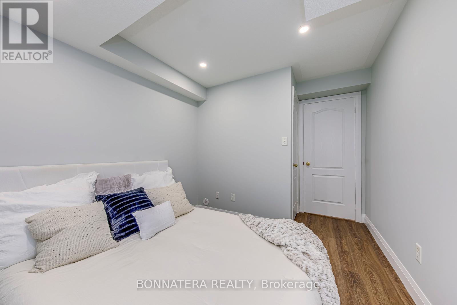 64 - 5050 Intrepid Drive, Mississauga, Ontario  L5M 0E5 - Photo 27 - W12656384