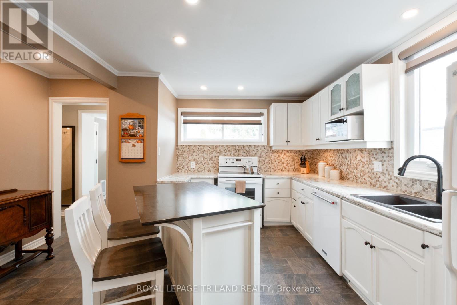 112 Elm Street, St. Thomas, Ontario  N5R 1H8 - Photo 3 - X12536104