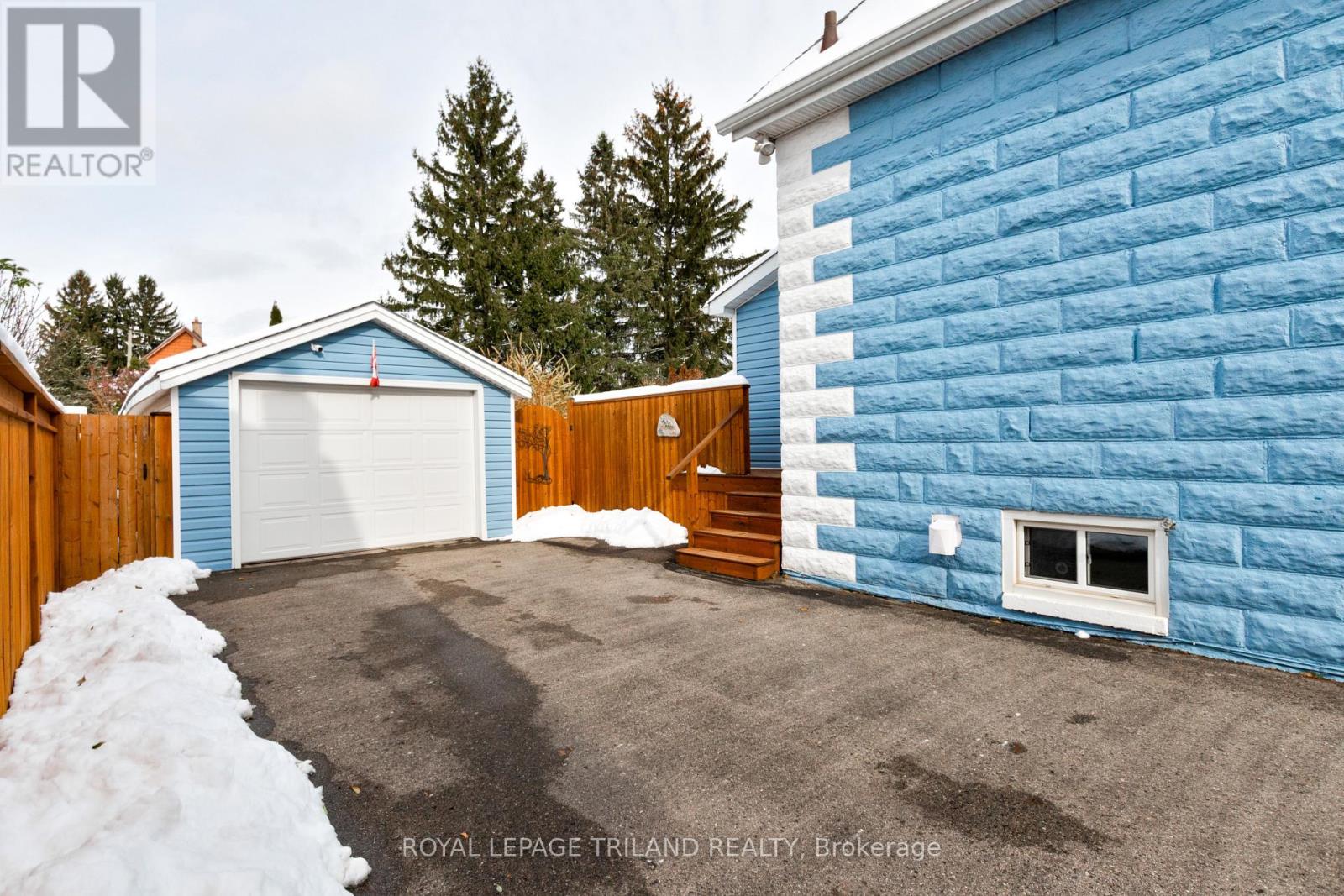 112 Elm Street, St. Thomas, Ontario  N5R 1H8 - Photo 5 - X12536104