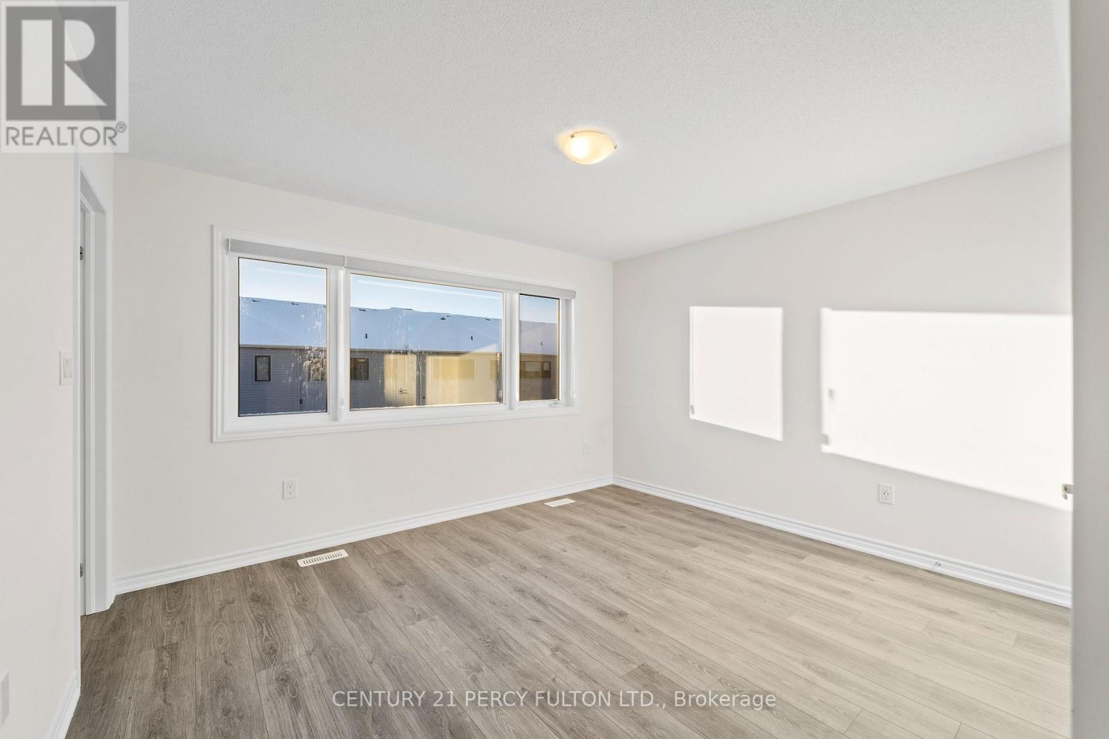 Lindsay  & Eglington - 50 Hickey Lane E, Kawartha Lakes, Ontario  K9V 5V7 - Photo 14 - X12656370