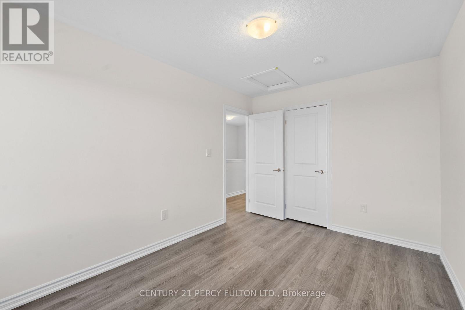 Lindsay  & Eglington - 50 Hickey Lane E, Kawartha Lakes, Ontario  K9V 5V7 - Photo 16 - X12656370