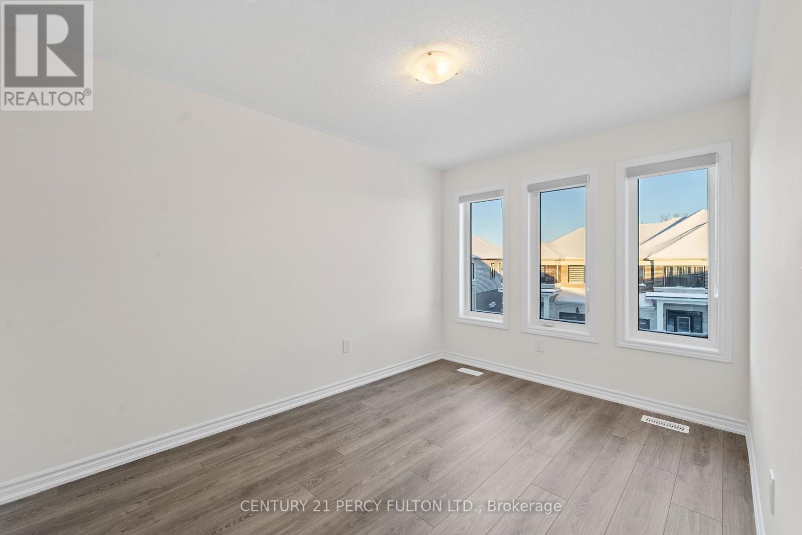 Lindsay  & Eglington - 50 Hickey Lane E, Kawartha Lakes, Ontario  K9V 5V7 - Photo 21 - X12656370