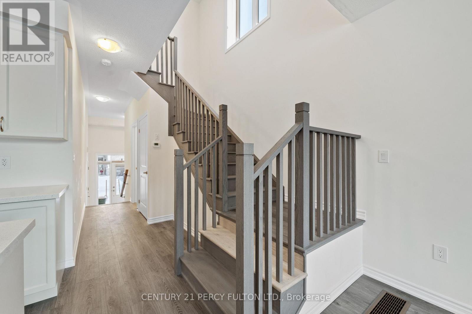 Lindsay  & Eglington - 50 Hickey Lane E, Kawartha Lakes, Ontario  K9V 5V7 - Photo 4 - X12656370