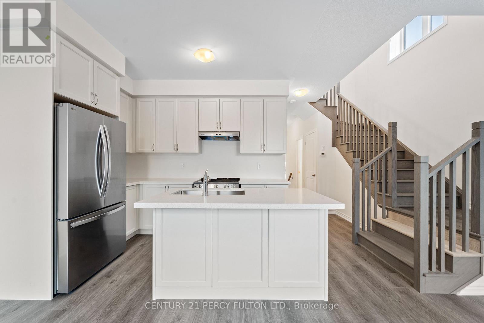 Lindsay  & Eglington - 50 Hickey Lane E, Kawartha Lakes, Ontario  K9V 5V7 - Photo 8 - X12656370