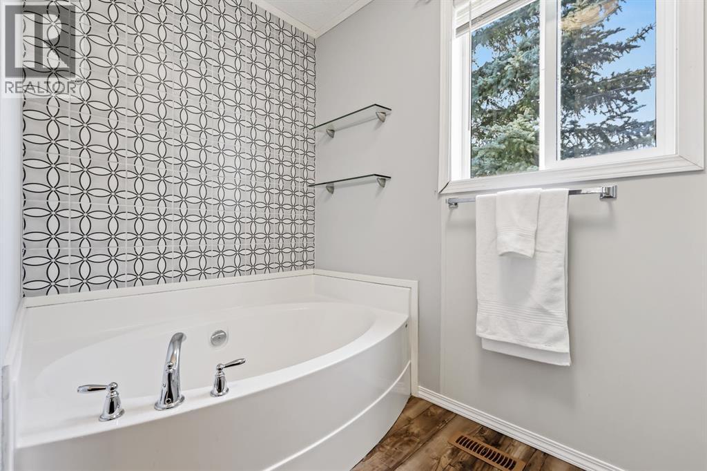 305 Stanley Avenue, Okotoks, Alberta  T1S 1M5 - Photo 14 - A2256943