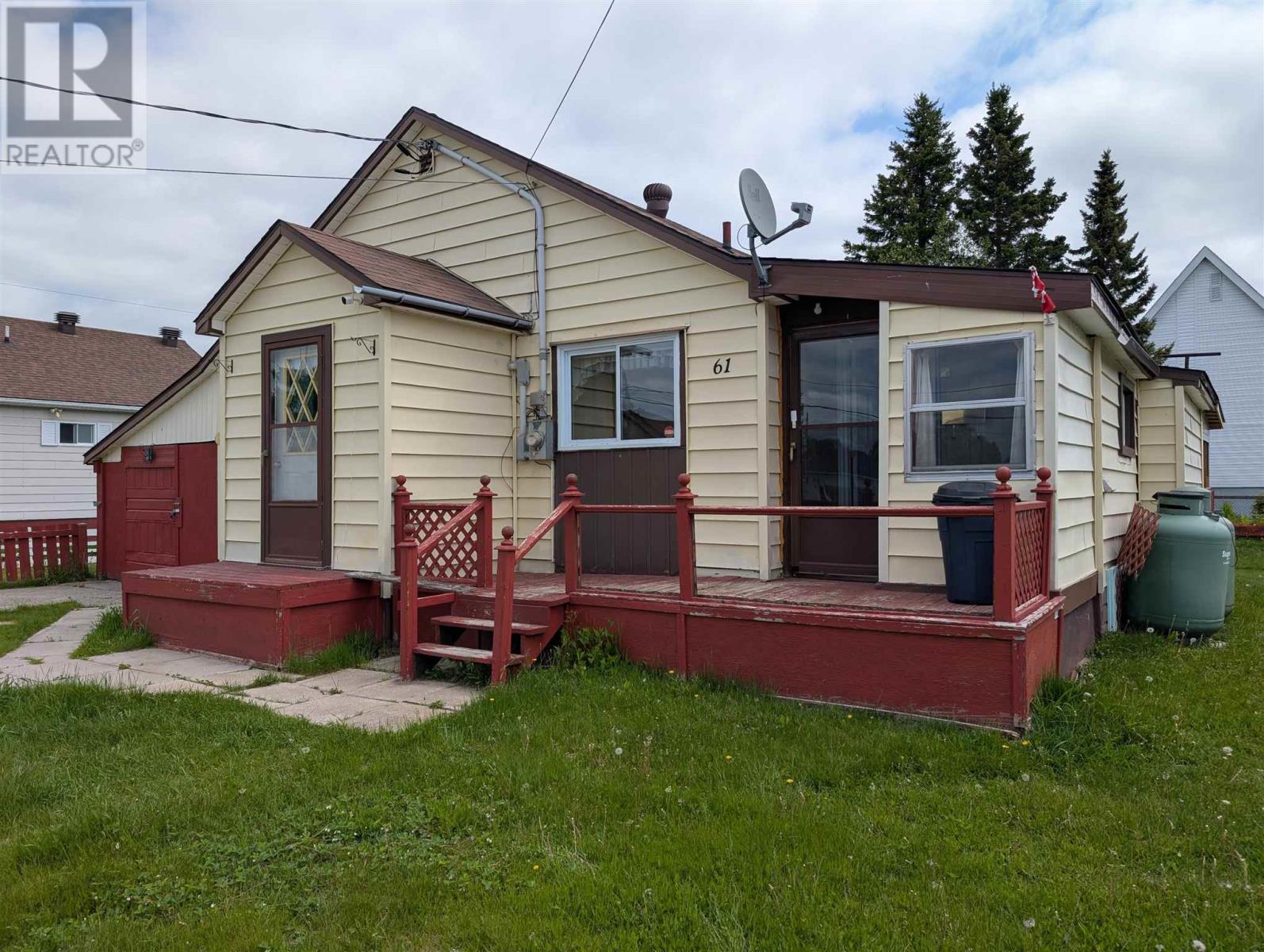 61 Third Ave, Wawa, Ontario  P0S 1K0 - Photo 2 - SM251570