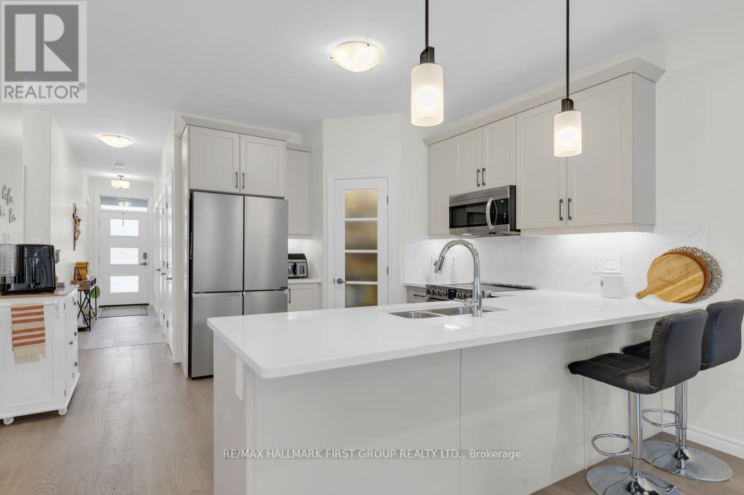 114 Athabaska Drive, Belleville, Ontario  K8N 0V6 - Photo 13 - X12656466