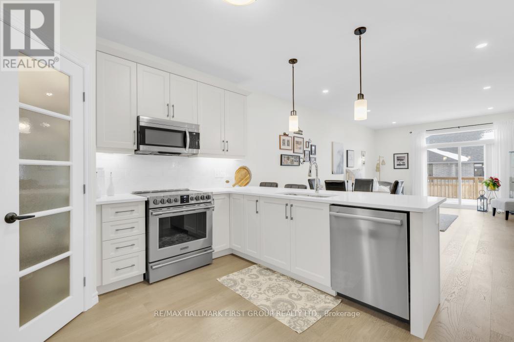 114 Athabaska Drive, Belleville, Ontario  K8N 0V6 - Photo 9 - X12656466