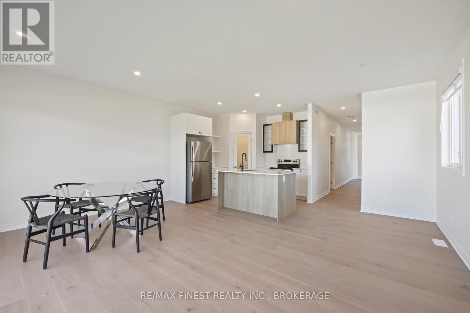 194 Heritage Park Drive, Greater Napanee, Ontario  K7R 3X8 - Photo 10 - X12656434