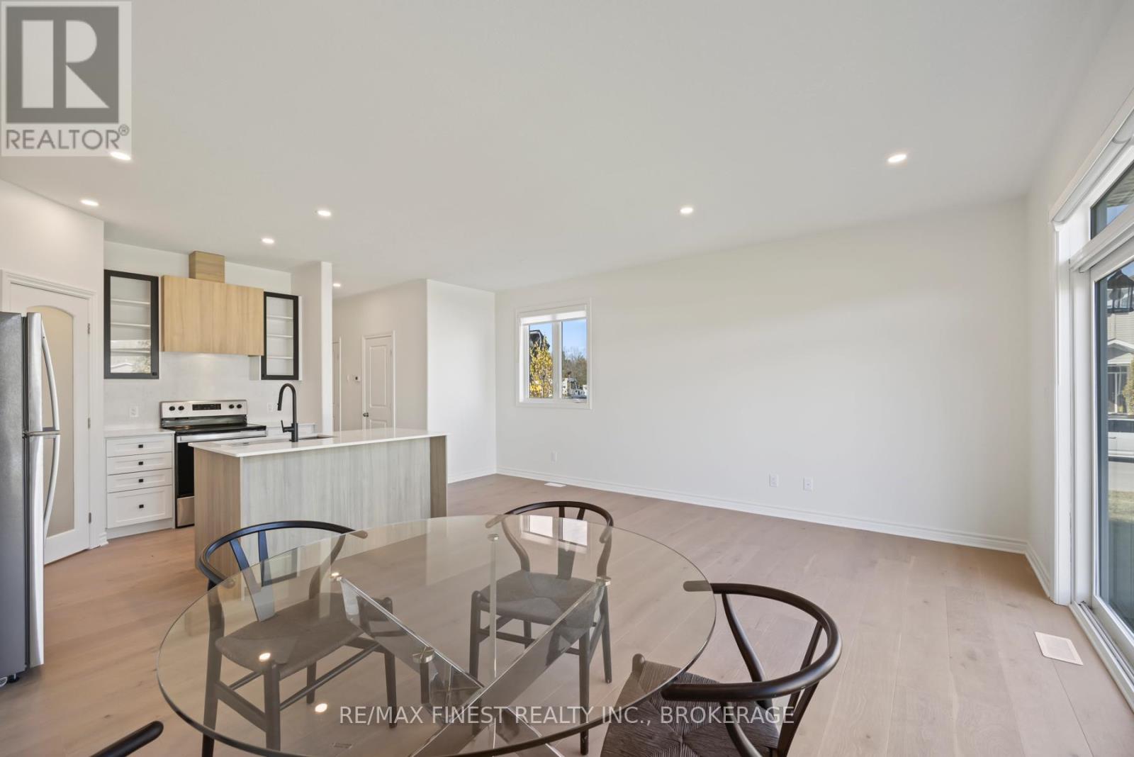 194 Heritage Park Drive, Greater Napanee, Ontario  K7R 3X8 - Photo 17 - X12656434