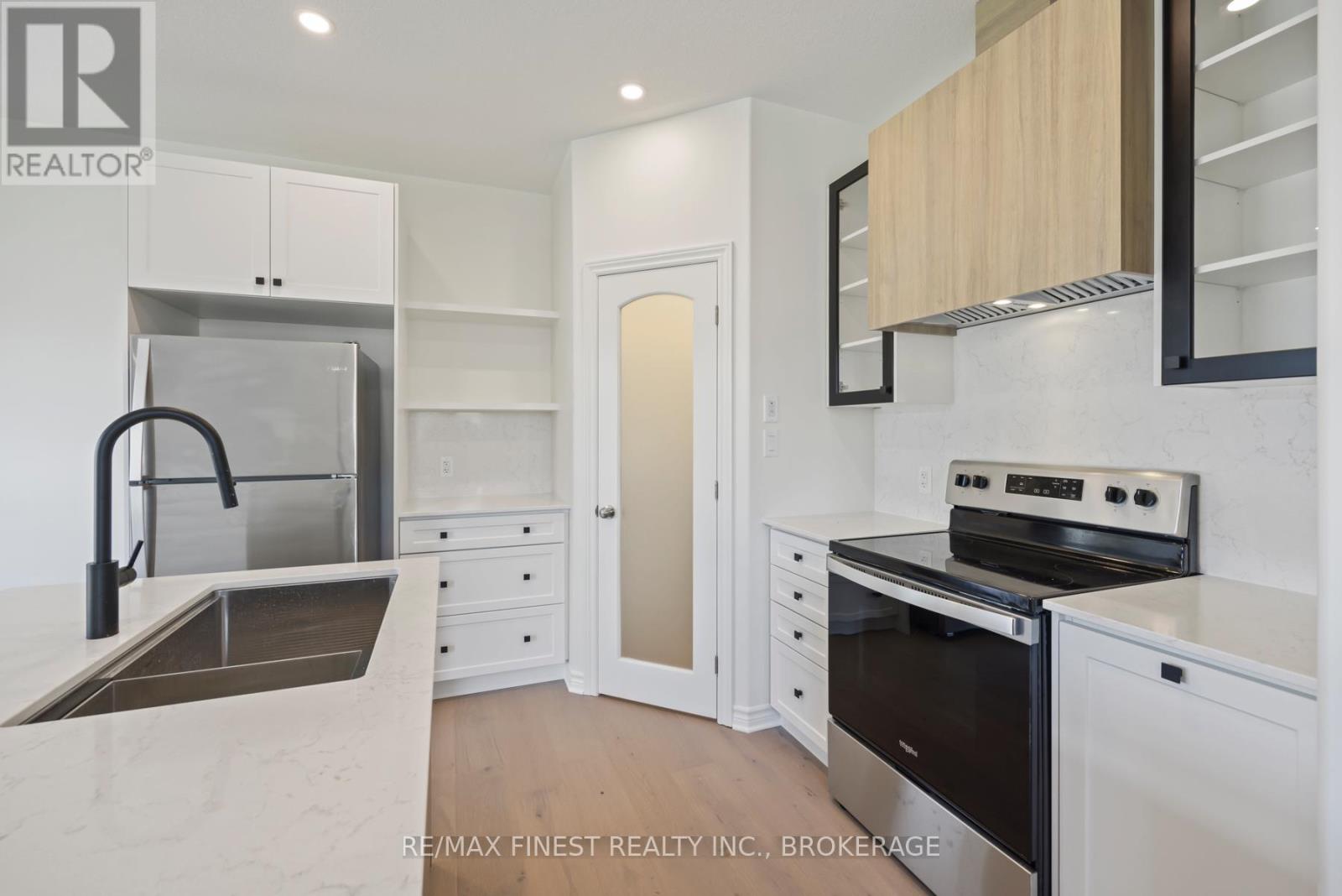 192 Heritage Park Drive, Greater Napanee, Ontario  K7R 3X8 - Photo 11 - X12656474