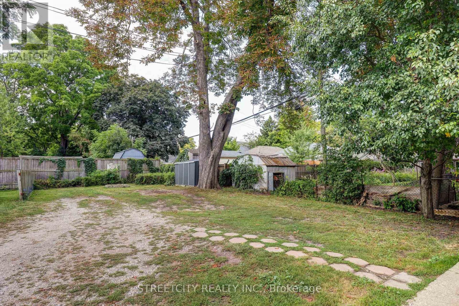 12 Cavendish Crescent, London North, Ontario  N6H 1A2 - Photo 4 - X12656510