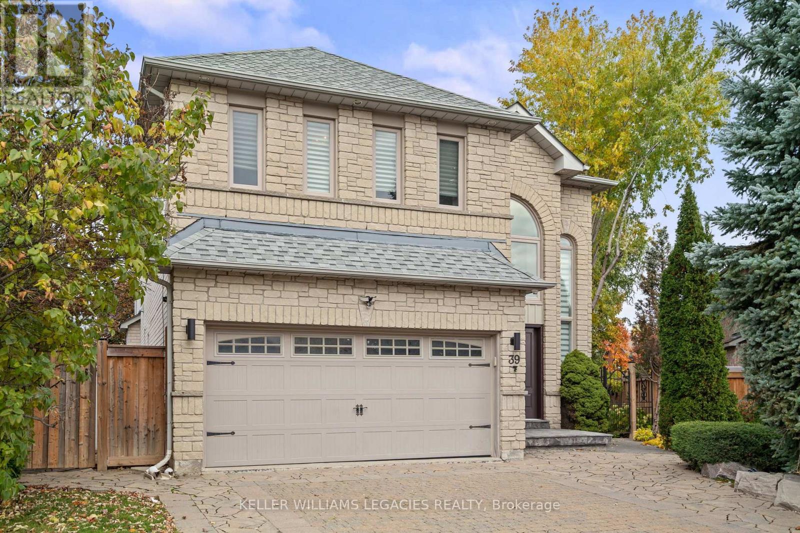 39 Michelle Drive, Vaughan, Ontario  L4L 9B8 - Photo 3 - N12513566