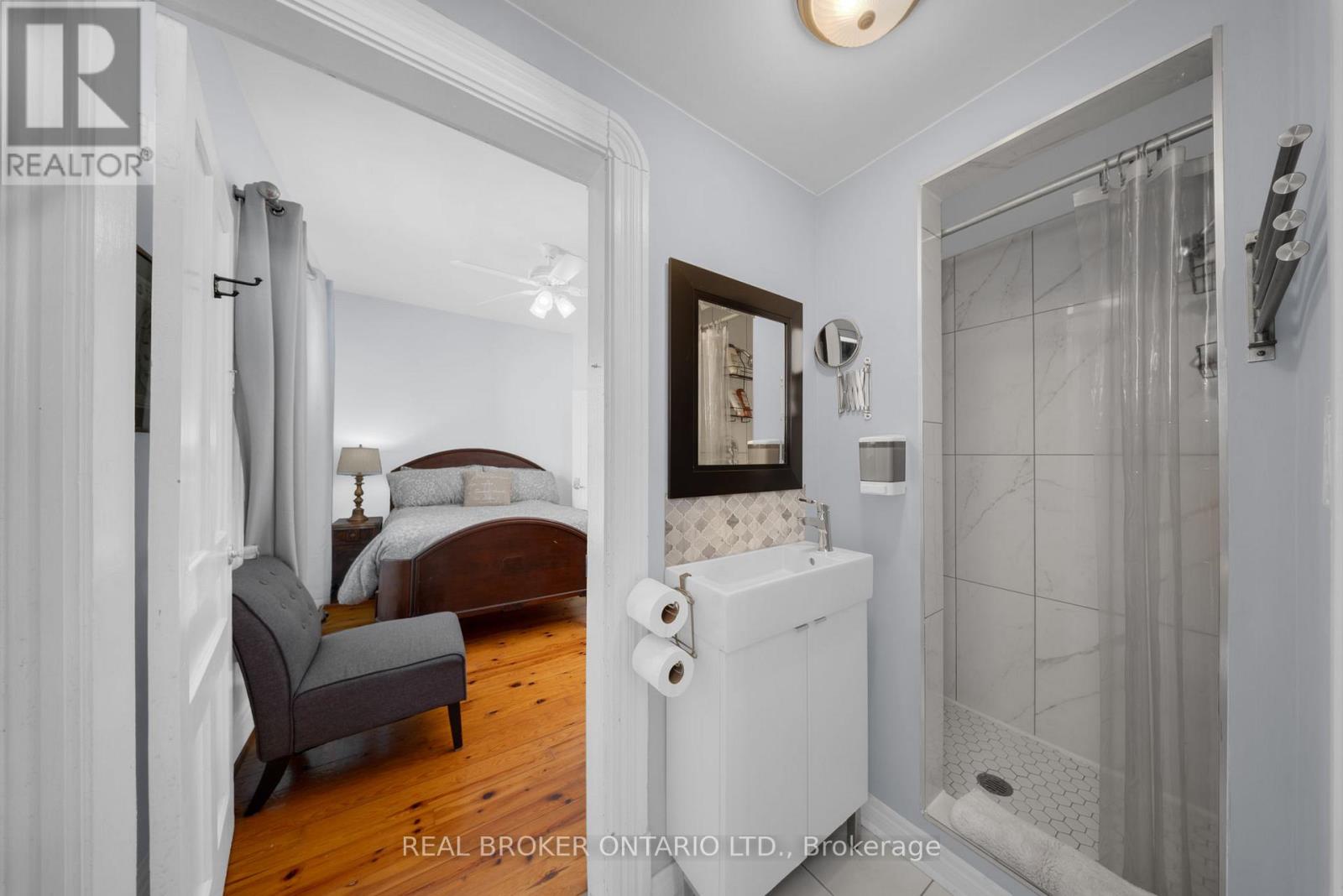 1002 Cowbell Lane N, Gravenhurst, Ontario  P0E 1N0 - Photo 17 - X12655152