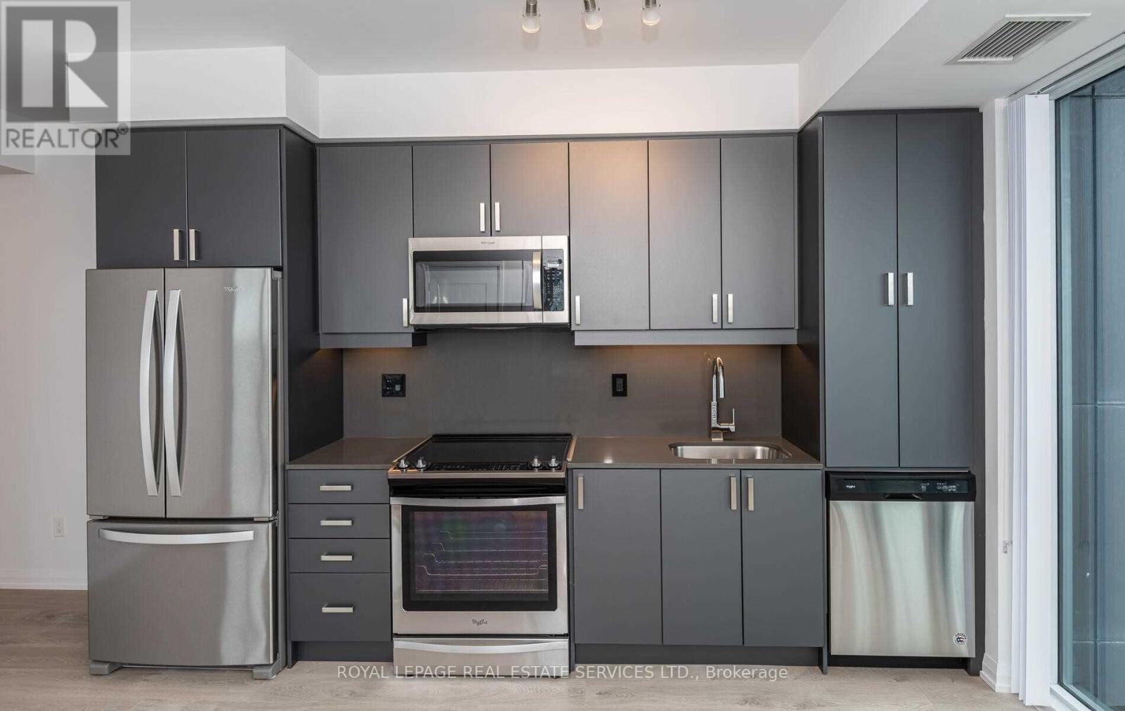 2415 - 7895 Jane Street, Vaughan, Ontario  L4K 2M7 - Photo 7 - N12655872