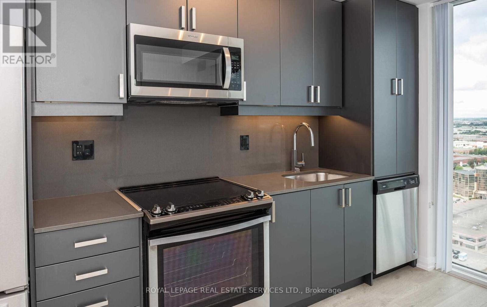 2415 - 7895 Jane Street, Vaughan, Ontario  L4K 2M7 - Photo 5 - N12655872