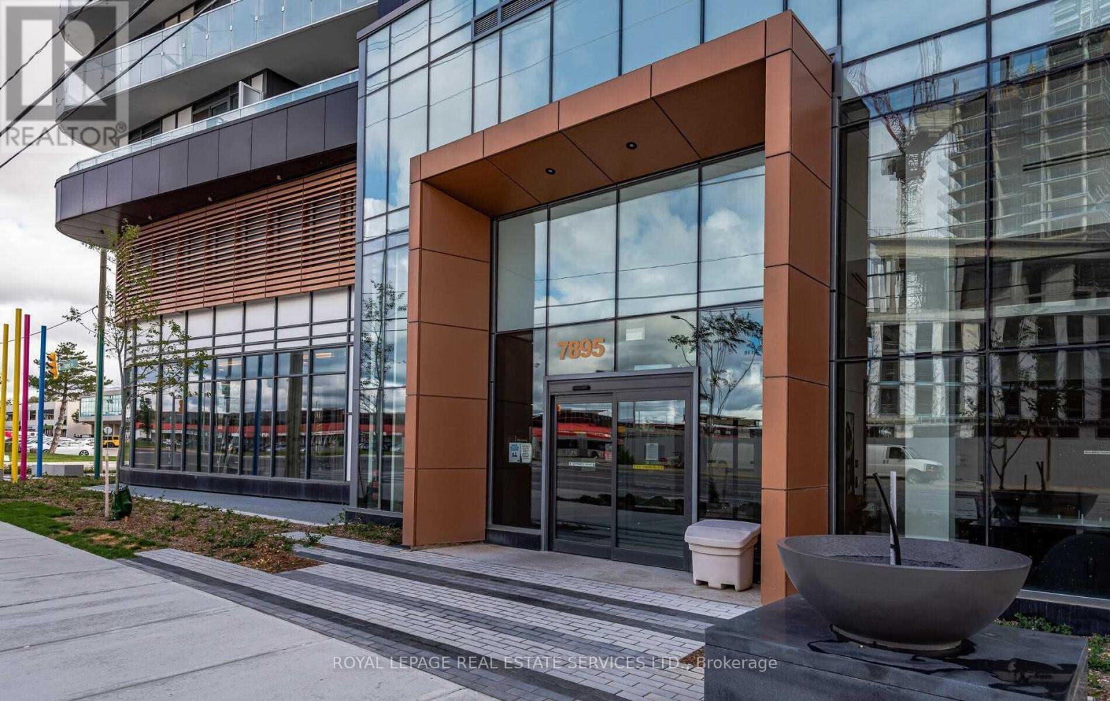 2415 - 7895 Jane Street, Vaughan, Ontario  L4K 2M7 - Photo 2 - N12655872