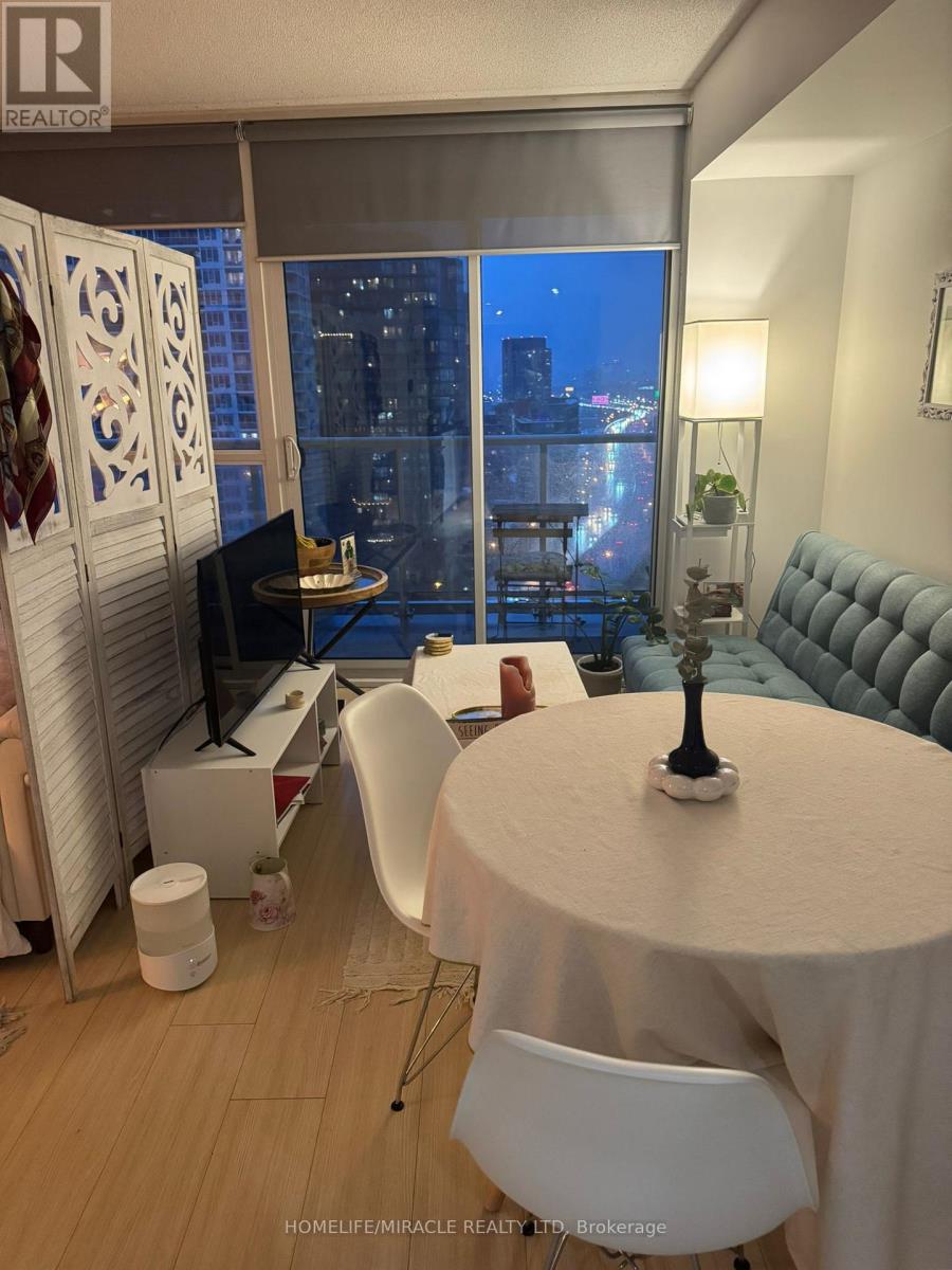 2609 - 75 Queens Wharf Road, Toronto, Ontario  M5V 0J8 - Photo 7 - C12656440