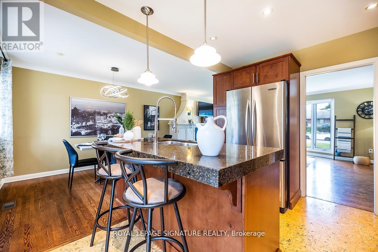 40 Cobham Crescent, Toronto, Ontario  M4A 1V6 - Photo 11 - C12656458