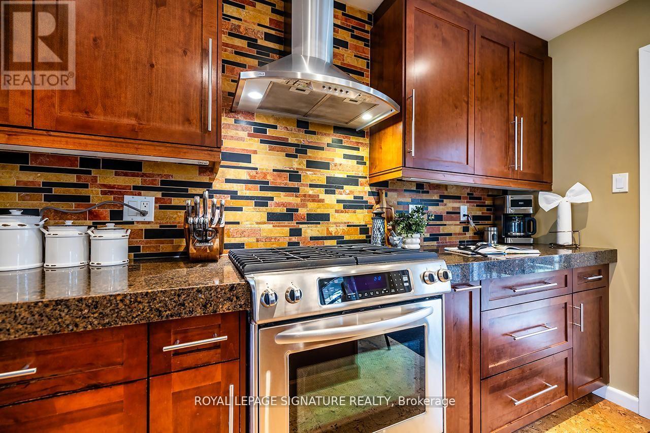 40 Cobham Crescent, Toronto, Ontario  M4A 1V6 - Photo 13 - C12656458