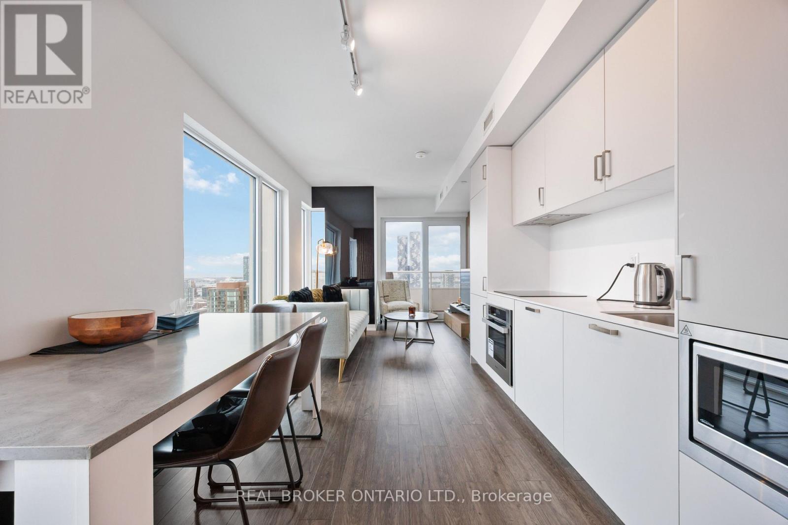 88 Queen Street, Toronto, Ontario  M5C 0B6 - Photo 11 - C12656476