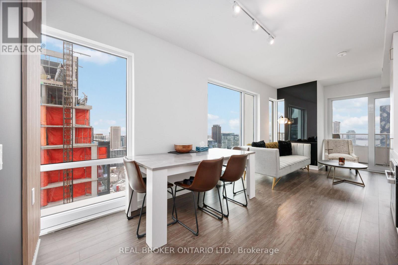 88 Queen Street, Toronto, Ontario  M5C 0B6 - Photo 12 - C12656476