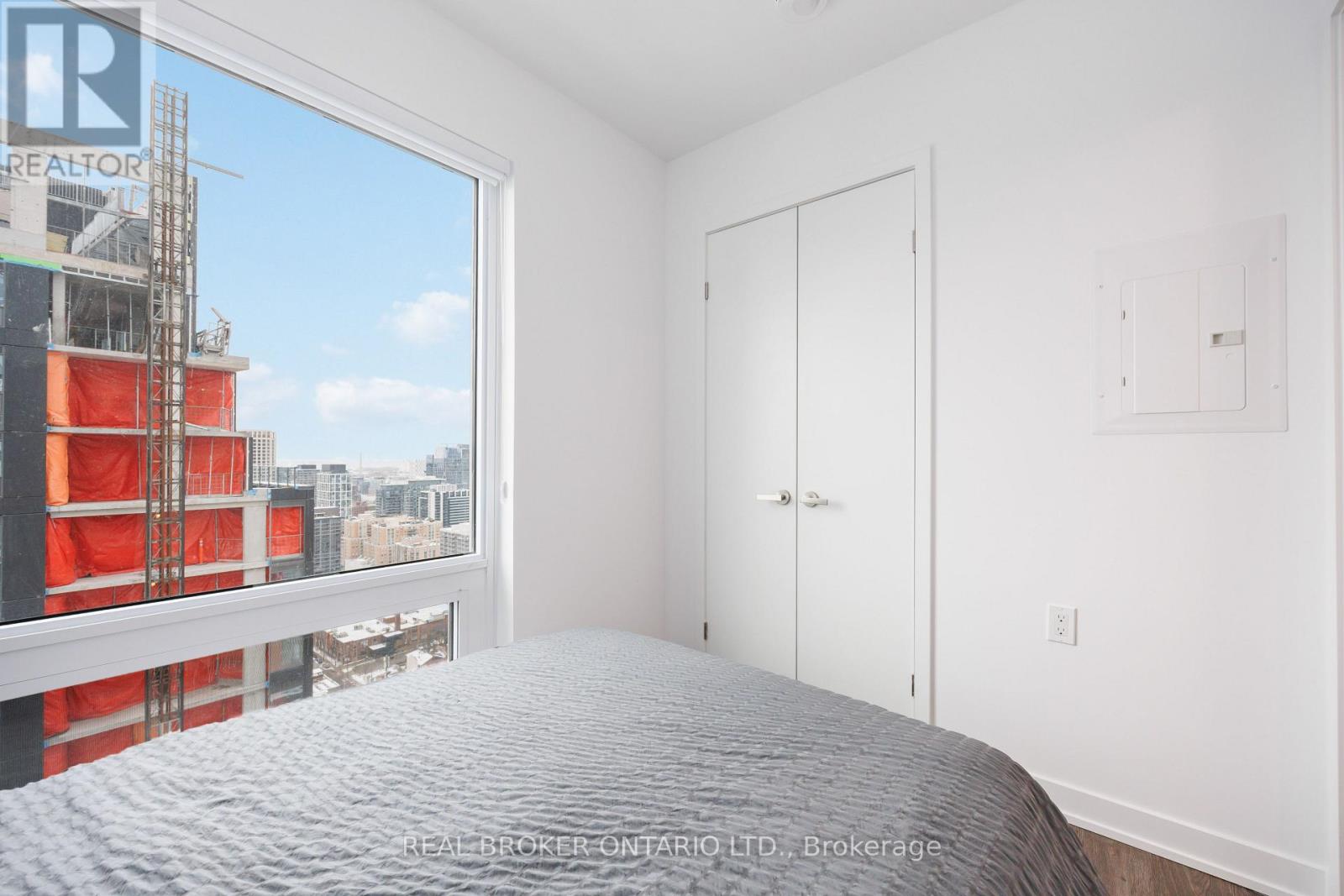 88 Queen Street, Toronto, Ontario  M5C 0B6 - Photo 19 - C12656476