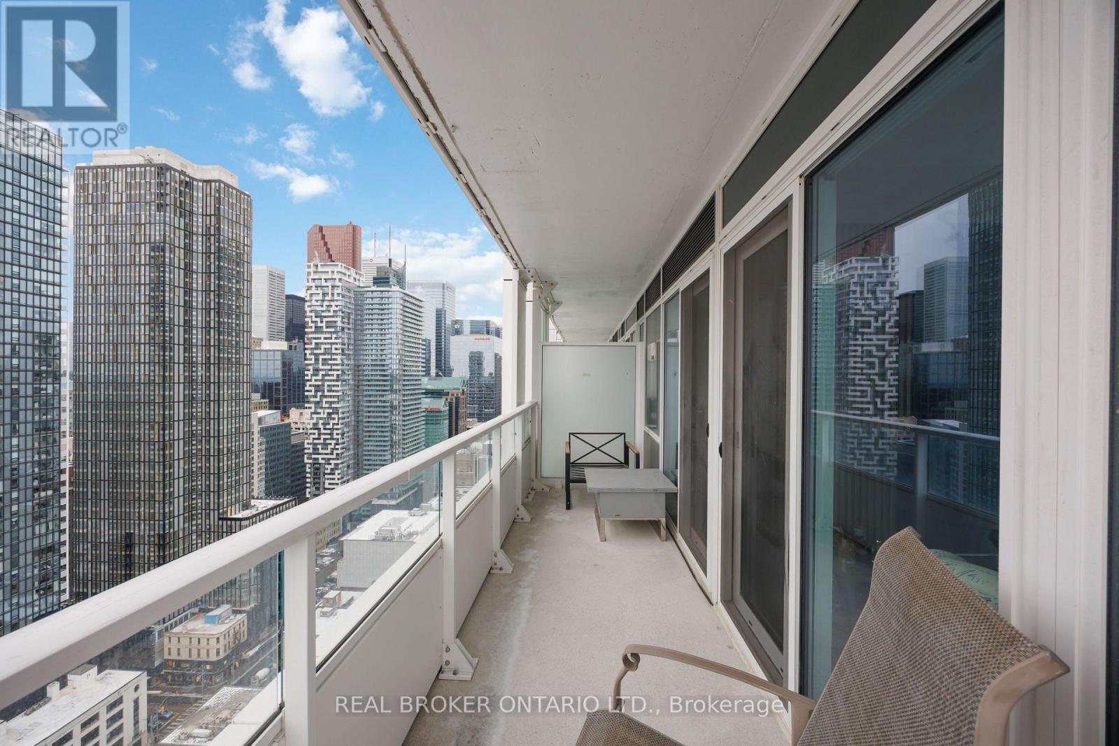 88 Queen Street, Toronto, Ontario  M5C 0B6 - Photo 22 - C12656476