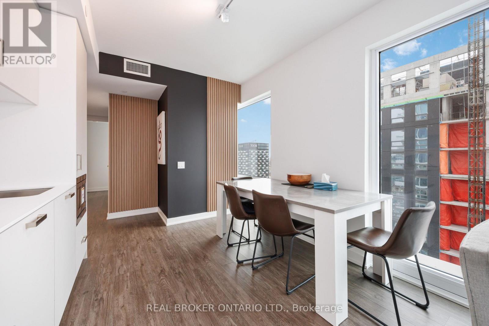 88 Queen Street, Toronto, Ontario  M5C 0B6 - Photo 7 - C12656476