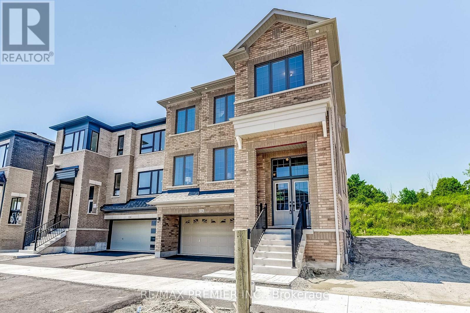 1220 Talisman Manor, Pickering, Ontario  L1X 0R9 - Photo 2 - E12656454