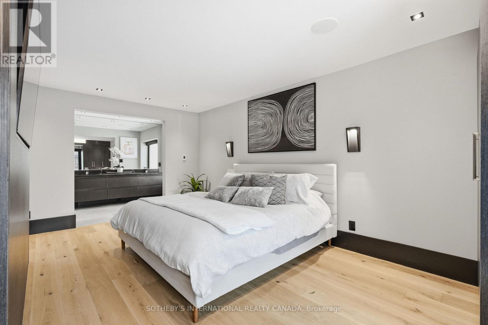 62 Edenvale Crescent, Toronto (Edenbridge-Humber Valley), Ontario  M9A 4A6 - Photo 16 - W12656418