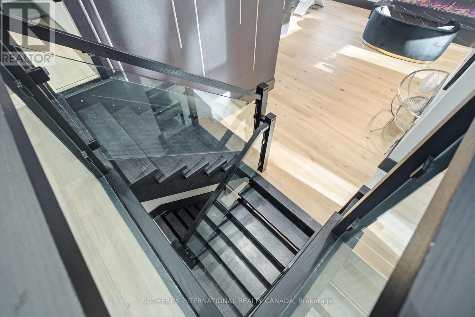 62 Edenvale Crescent, Toronto (Edenbridge-Humber Valley), Ontario  M9A 4A6 - Photo 17 - W12656418