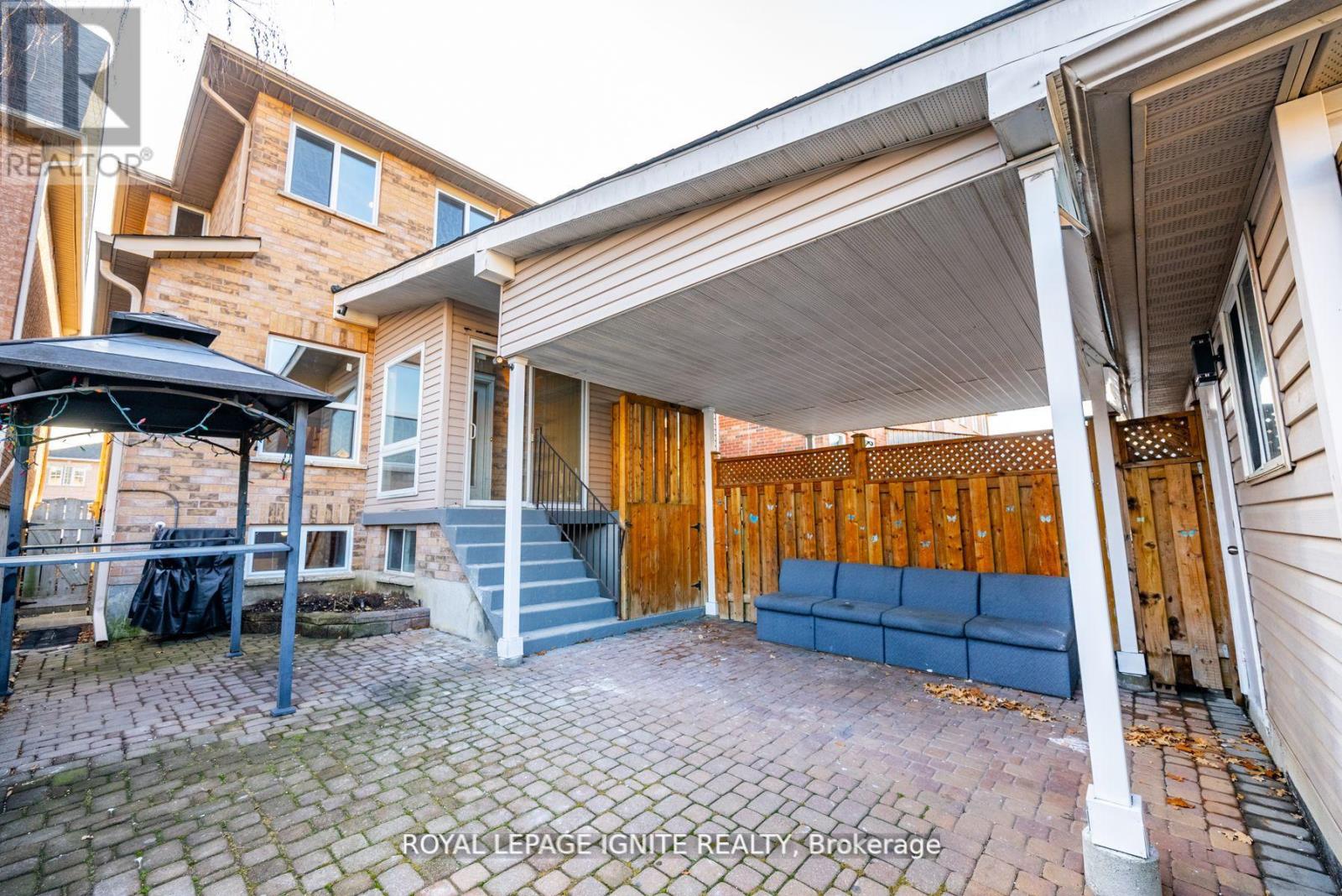 Upper - 176 Wright Avenue, Toronto (Weston), Ontario  M9N 3Z2 - Photo 29 - W12656424