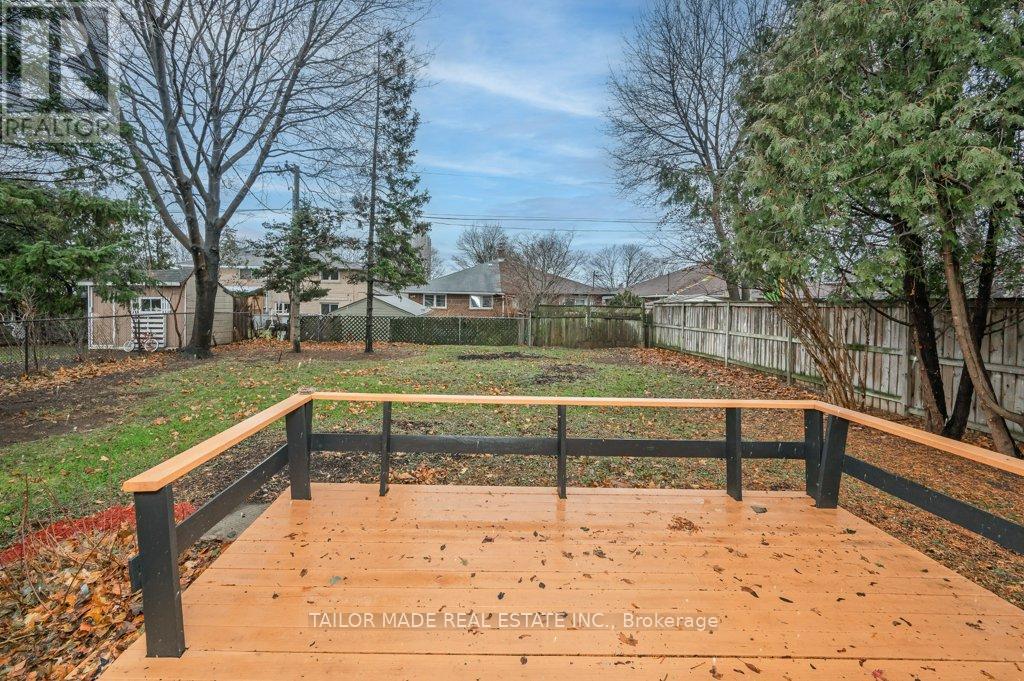 37 Vanderbrent Crescent, Toronto, Ontario  M9R 3W9 - Photo 31 - W12656444