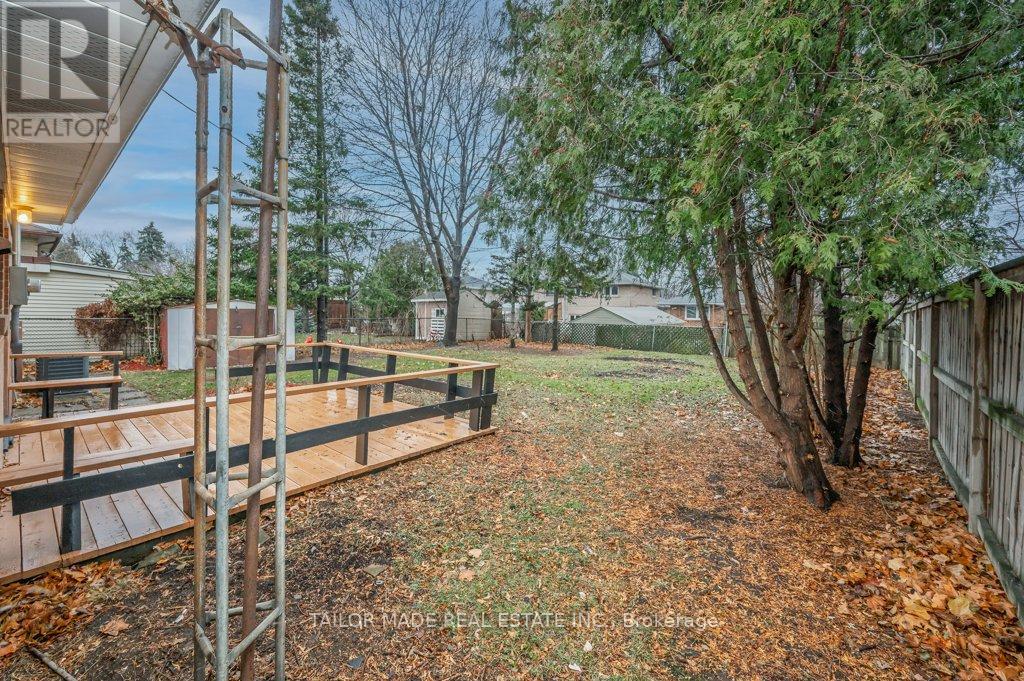 37 Vanderbrent Crescent, Toronto, Ontario  M9R 3W9 - Photo 37 - W12656444