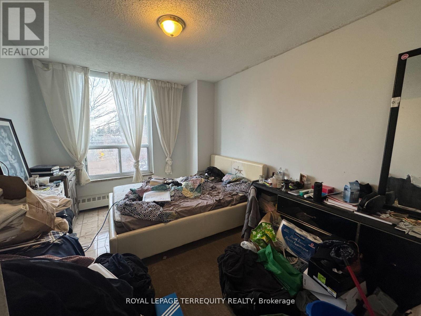 409 - 15 London Green Court, Toronto, Ontario  M3N 1K4 - Photo 11 - W12656450