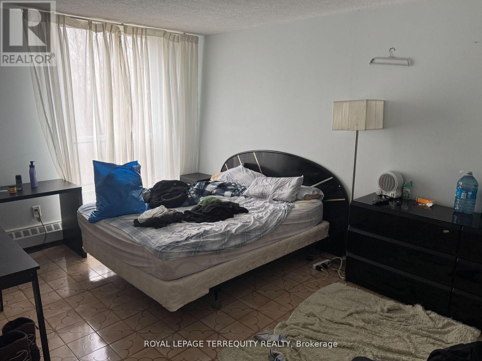 409 - 15 London Green Court, Toronto, Ontario  M3N 1K4 - Photo 13 - W12656450