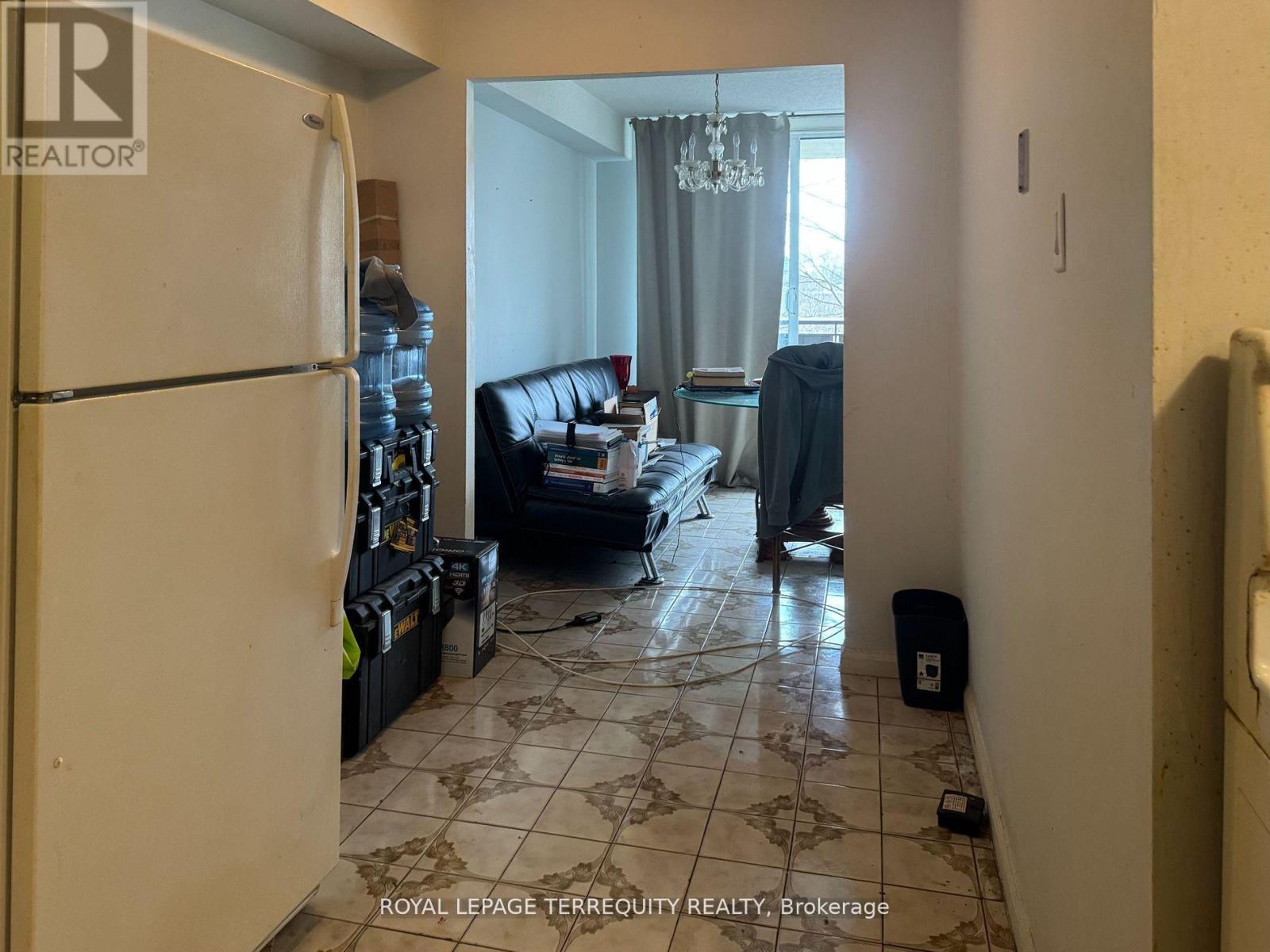 409 - 15 London Green Court, Toronto, Ontario  M3N 1K4 - Photo 8 - W12656450