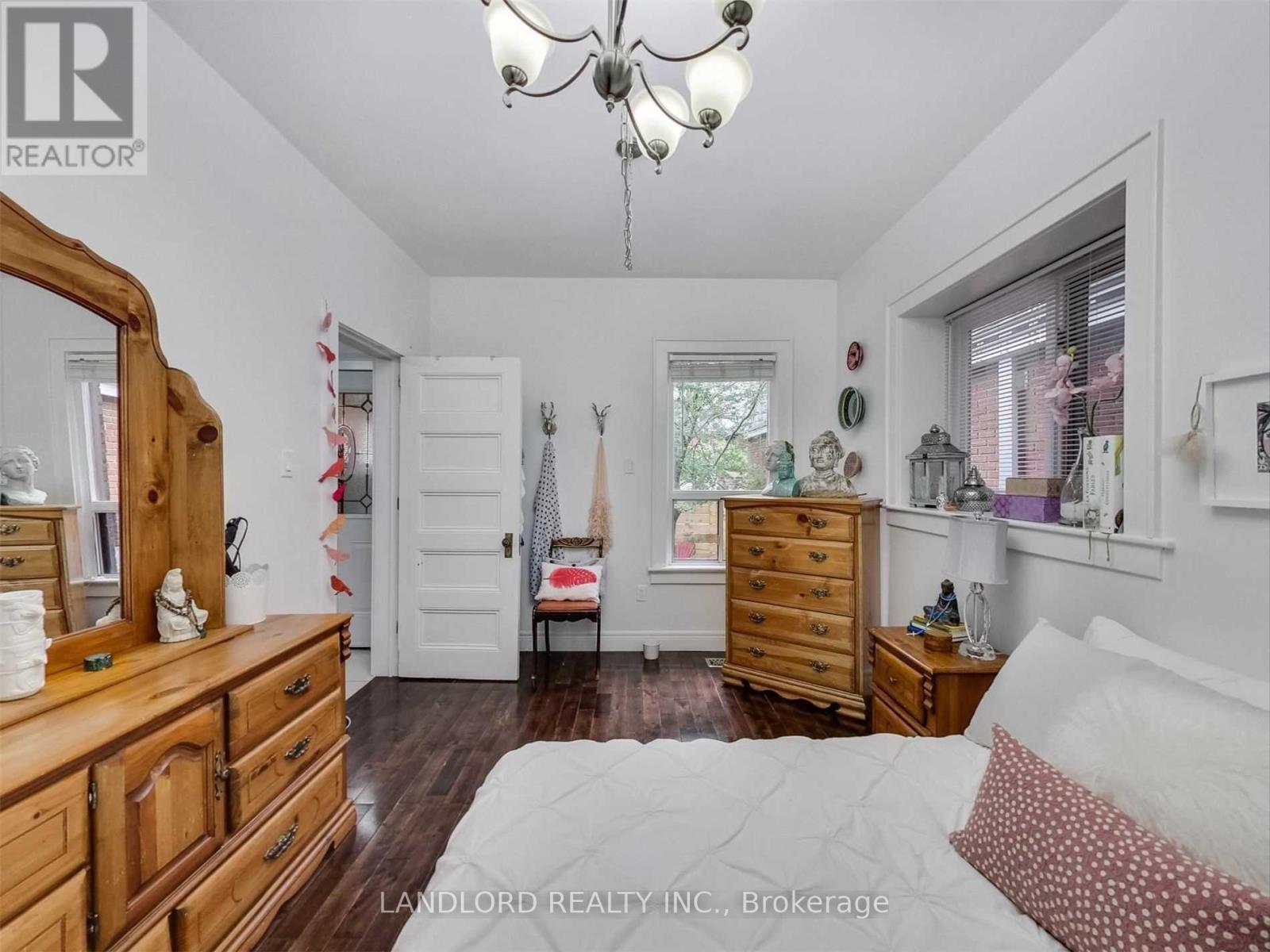 Main Fl - 2251 Dundas Street W, Toronto, Ontario  M6R 1X6 - Photo 11 - W12656462