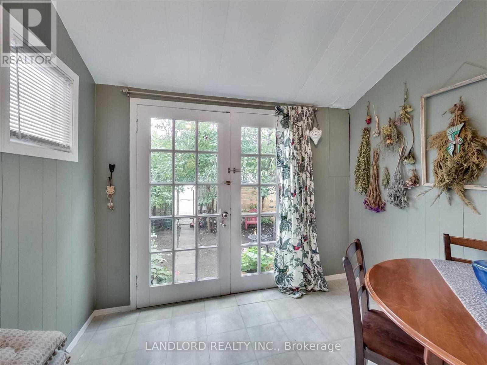 Main Fl - 2251 Dundas Street W, Toronto, Ontario  M6R 1X6 - Photo 12 - W12656462